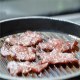 盘烤生牛肉