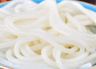 高明濑粉的独特魅力，一碗解乡愁
